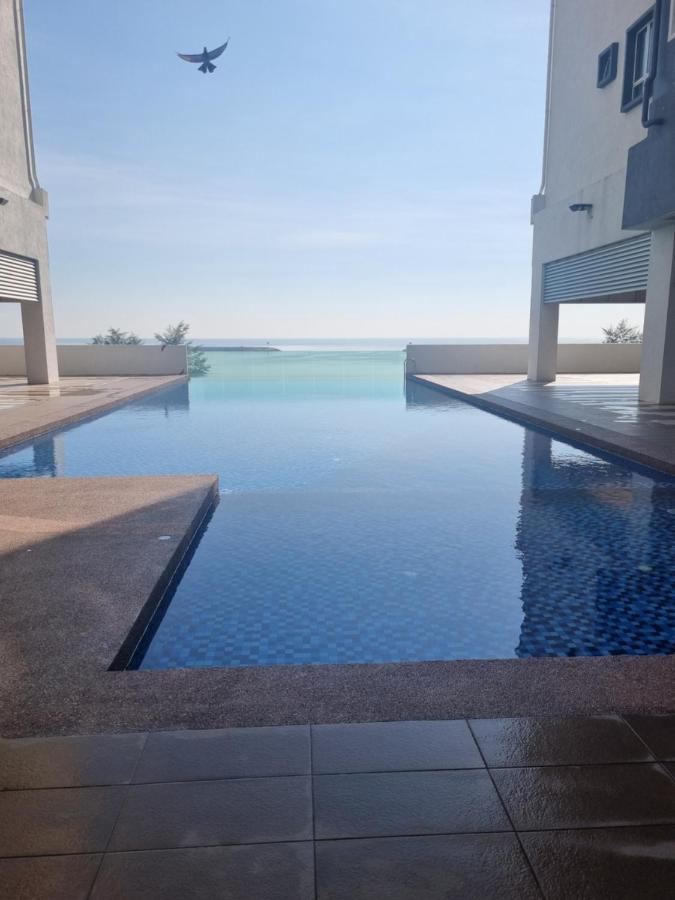 Seaside Haven Homestay Seaview Unit With Pool Opposite Ktcc & Mayang Mall - Pangsapuri Ladang Tanjung Kuala Terengganu Esterno foto